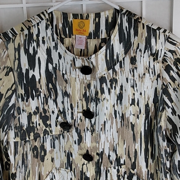 Ruby Rd. petite blazer • shiny • button front • black/cream • Women 4P - Picture 2 of 13